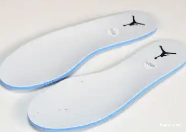 Hyperoad Jordan Blue Ice 1 Mid 0517
